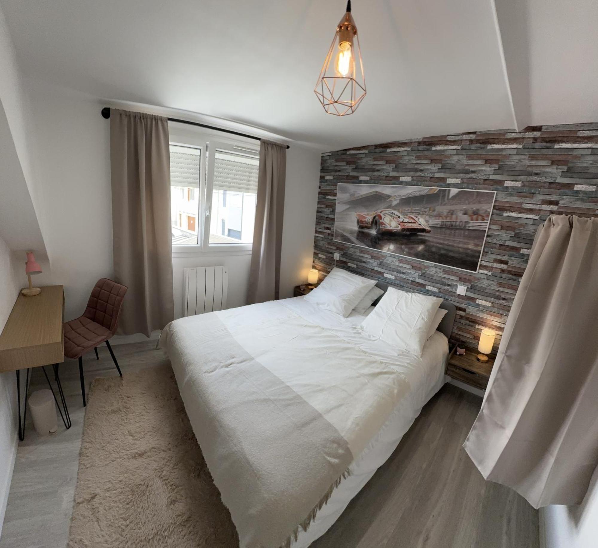 Hébergement de vacances 24h Legend - House 10 People With Private Terrace Le Mans