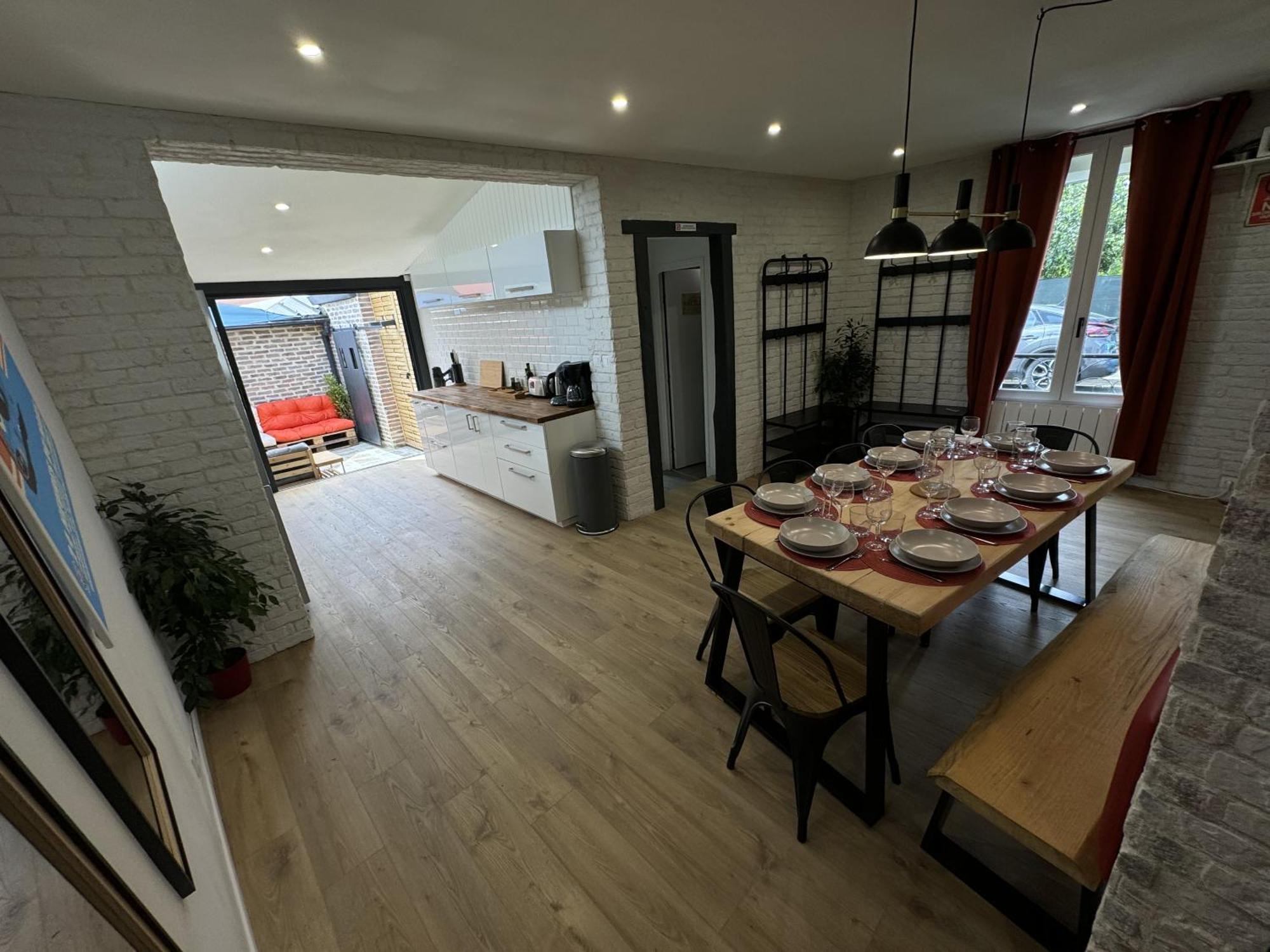 Hébergement de vacances 24h Legend - House 10 People With Private Terrace Le Mans